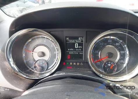 2015 Chrysler Town & Country Touring z USA, uszkodzony, nr VIN 2C4RC1BG0FR522141